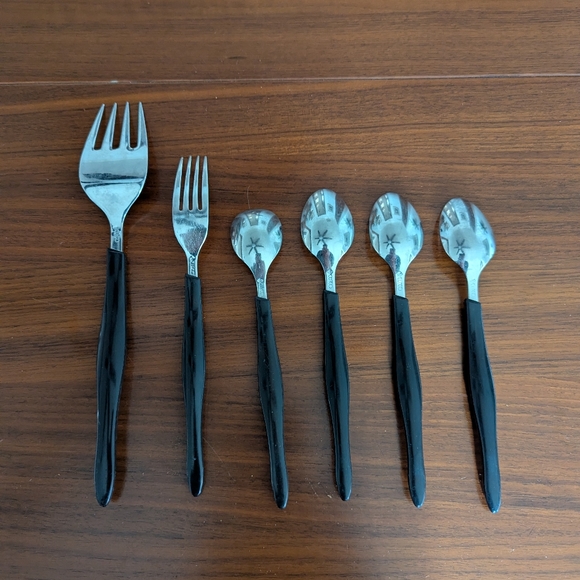 Vintage Cutco Classic Black Handle Place Setting Flatware Spoons Forks Pre Owned - Picture 4 of 6